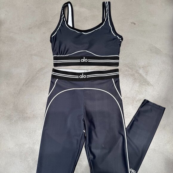 ALO Yoga Black and White Intimates Set Sz M